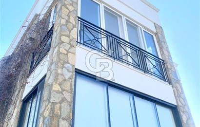 BODRUM GÜNDOĞAN’DA ÖNÜ KAPANMAZ SİTE İÇİ GENÇ BİNADA SATILIK 2+1  