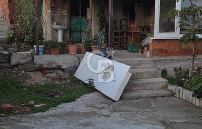 Alaniçi Köyü’nde Avlulu Kargir Ev ve Dam – Yatırımlık Fırsat!