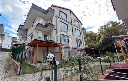 GÖLCÜK'DE SİTE İÇİNDE SATILIK 3+1 DENİZ MANZARALI ÇATI DUBLEX