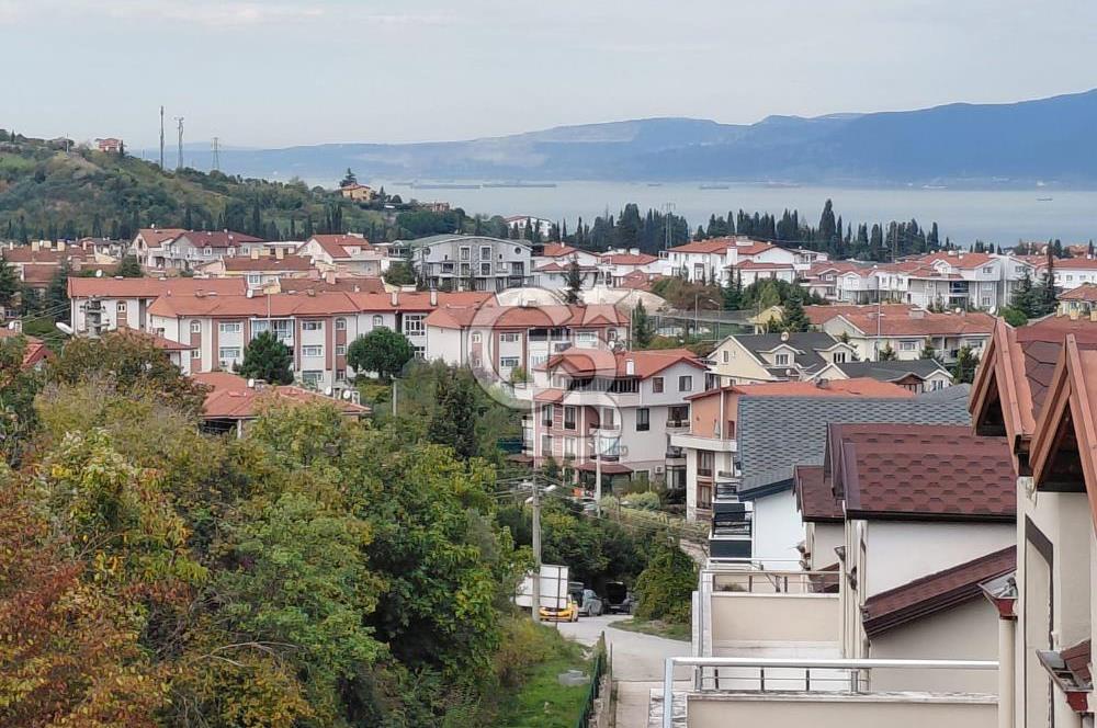 GÖLCÜK'DE SİTE İÇİNDE SATILIK 3+1 DENİZ MANZARALI ÇATI DUBLEX