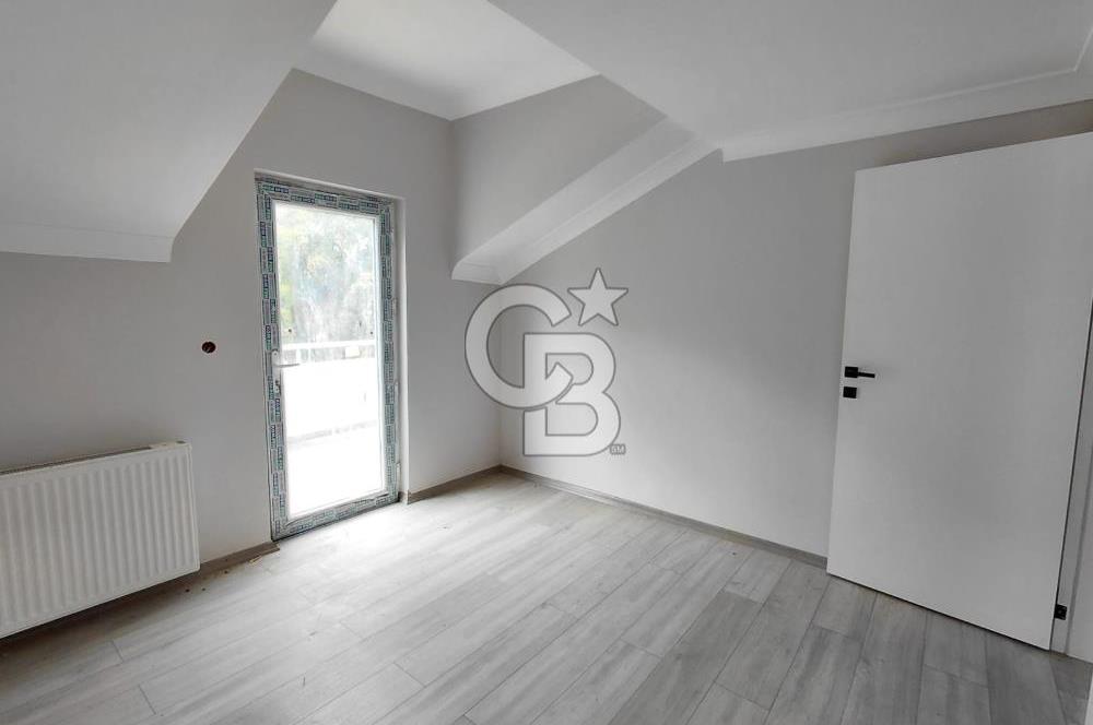 GÖLCÜK'DE SİTE İÇİNDE SATILIK 3+1 DENİZ MANZARALI ÇATI DUBLEX