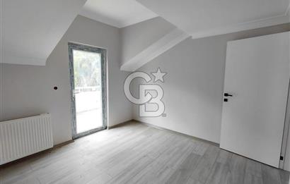 GÖLCÜK'DE SİTE İÇİNDE SATILIK 3+1 DENİZ MANZARALI ÇATI DUBLEX