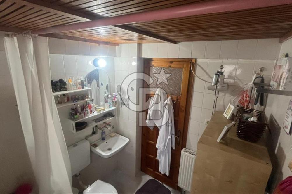 Bayraklı'nın En Güzel Mahallesinde Yatırımlık 3+1 Daire!