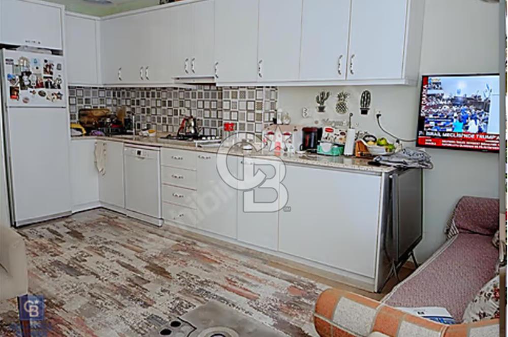 KARŞIYAKA ÇARŞIDA , SAHİLE YAKIN SATILIK 2+1 DAİRE