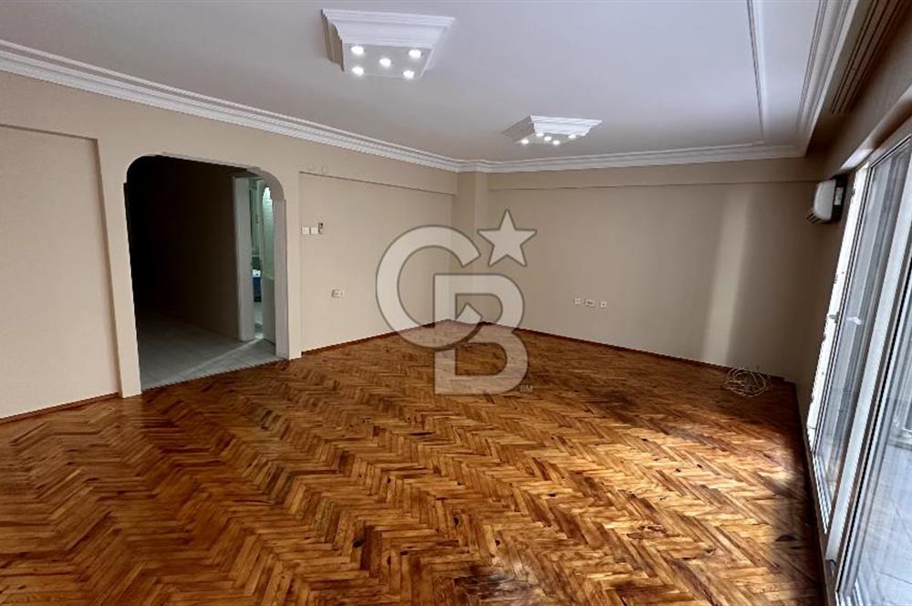 İZMİR, BORNOVA KÜÇÜK PARKIN KALBİNDE SATILIK 3+1 DAİRE