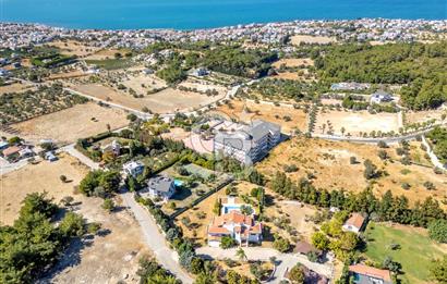 Urla Kalabak'ta Müstakil Havuzlu Satılık Malikane 