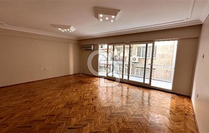 İZMİR, BORNOVA KÜÇÜK PARKIN KALBİNDE SATILIK 3+1 DAİRE