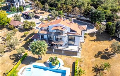 Urla Kalabak'ta Müstakil Havuzlu Satılık Malikane 