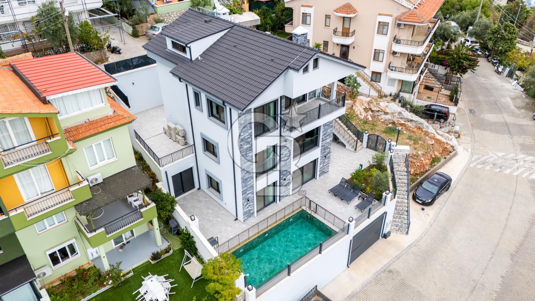 CB MARİNA'DAN 5+1 TRİPLEKS KİRALIK VİLLA