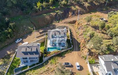 CB MARİNA'DAN 6+1 FOURLEKS VİLLA