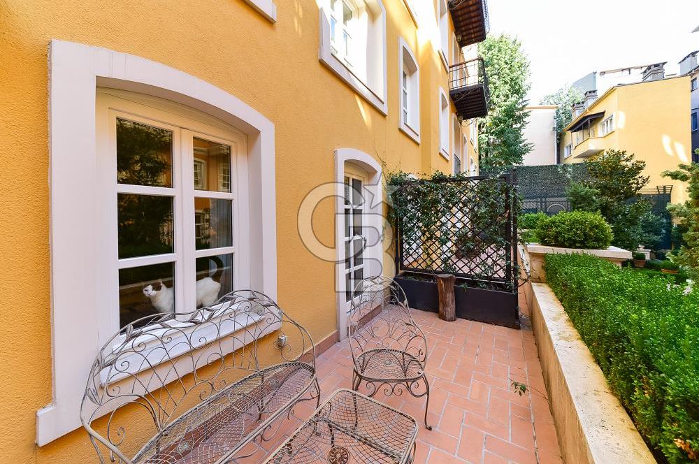 Tomtom Gardens'ta Özel Verandası Olan Satılık 1+1 Bahçe Katı