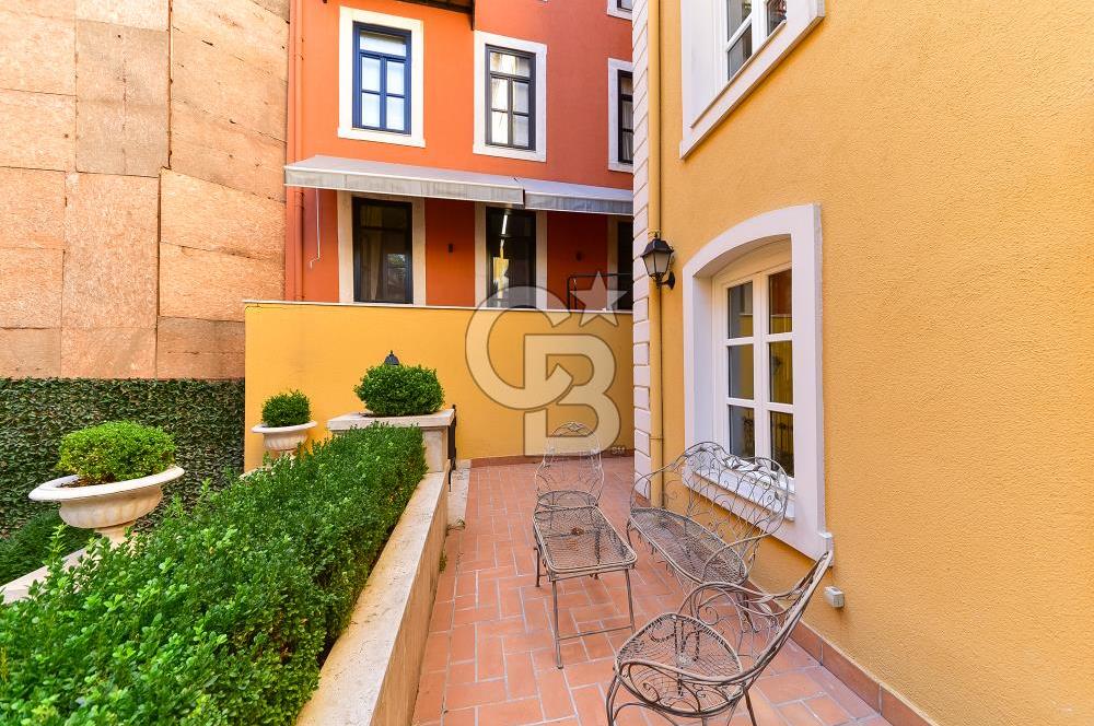 Tomtom Gardens'ta Özel Verandası Olan Satılık 1+1 Bahçe Katı