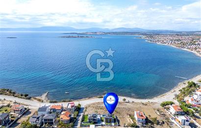 Seferihisar Akarca'da Denize Sıfır Müstakil Havuzlu Villa