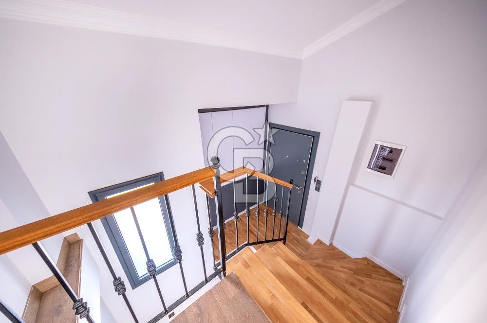 Seferihisar Akarca'da Denize Sıfır Müstakil Havuzlu Villa