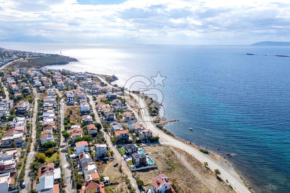 Seferihisar Akarca'da Denize Sıfır Müstakil Havuzlu Villa