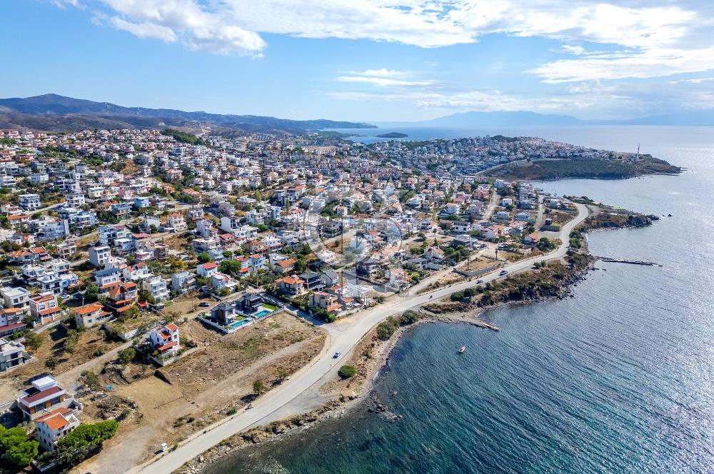 Seferihisar Akarca'da Denize Sıfır Müstakil Havuzlu Villa