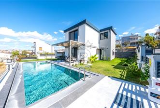 Seferihisar Akarca'da Denize Sıfır Müstakil Havuzlu Villa - 3 - 314925