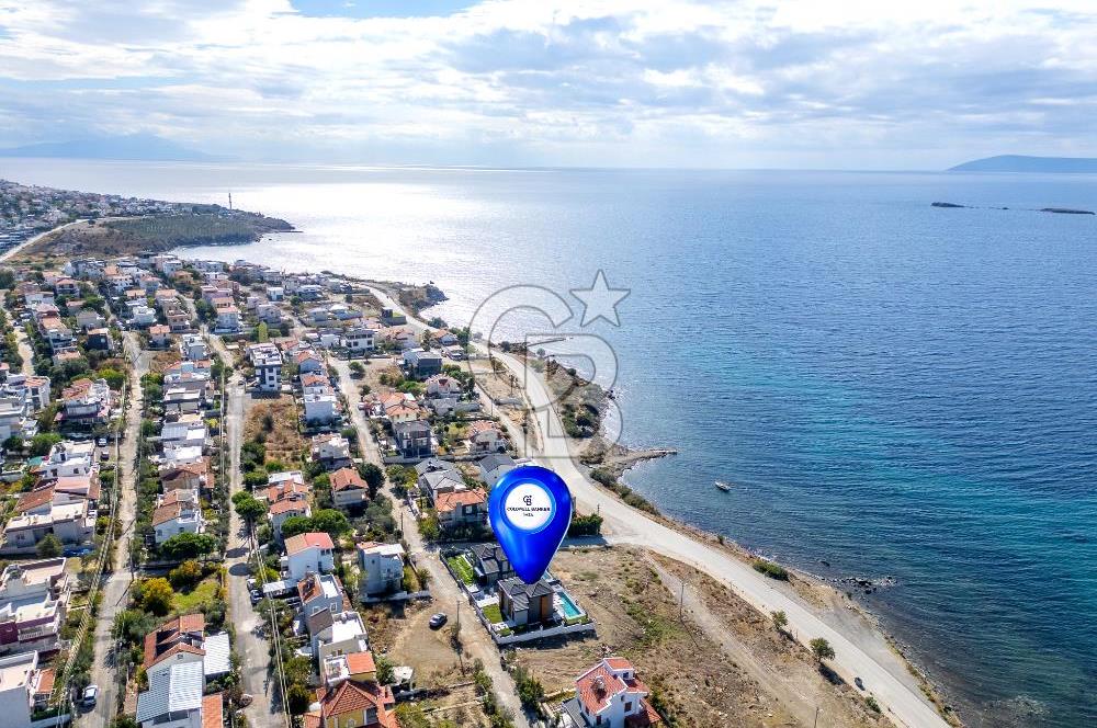 Seferihisar Akarca'da Denize Sıfır Müstakil Havuzlu Villa