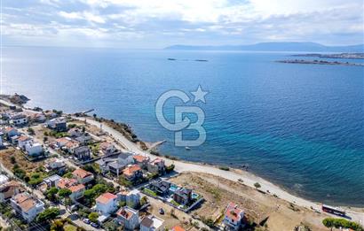 Seferihisar Akarca'da Denize Sıfır Müstakil Havuzlu Villa