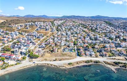 Seferihisar Akarca'da Denize Sıfır Müstakil Havuzlu Villa