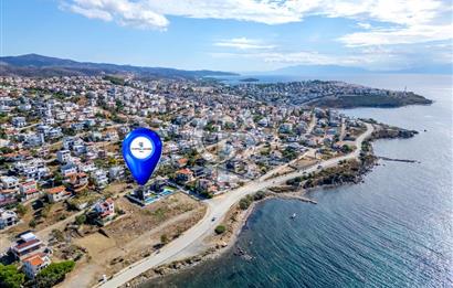 Seferihisar Akarca'da Denize Sıfır Müstakil Havuzlu Villa