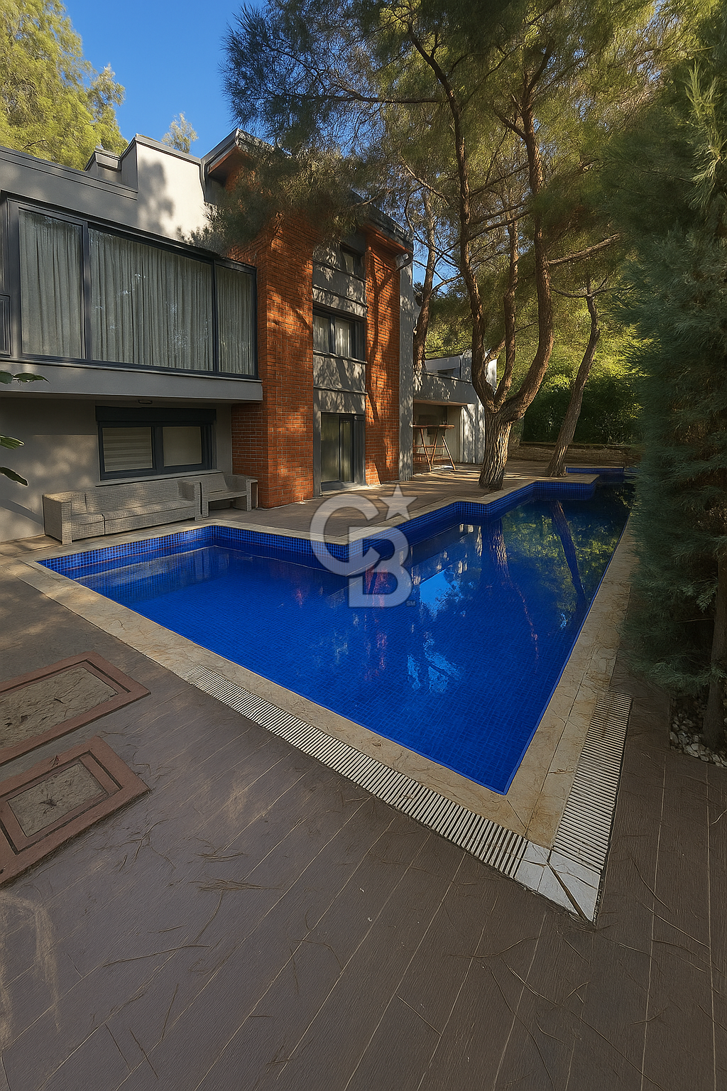 Urla Kalabak’ta Prestijli Sitede Kiralık Villa