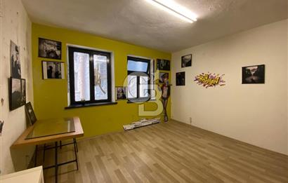 GALATA KULESİNE ADIM MESAFEDE KİRALIK BAKIMLI OFİS