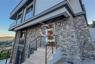Foça Kozbeylide Doğa Manzaralı 4+1 Lüks Tripleks Villa - 1 - 315054