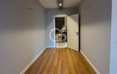 Foça Kozbeylide Doğa Manzaralı 4+1 Lüks Tripleks Villa