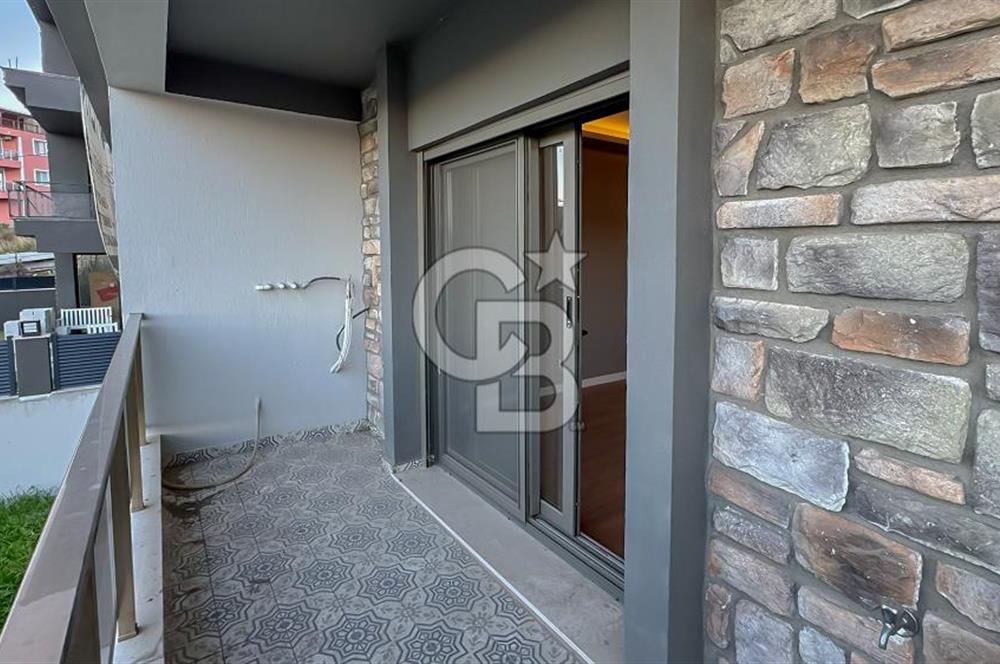 Foça Kozbeylide Doğa Manzaralı 4+1 Lüks Tripleks Villa