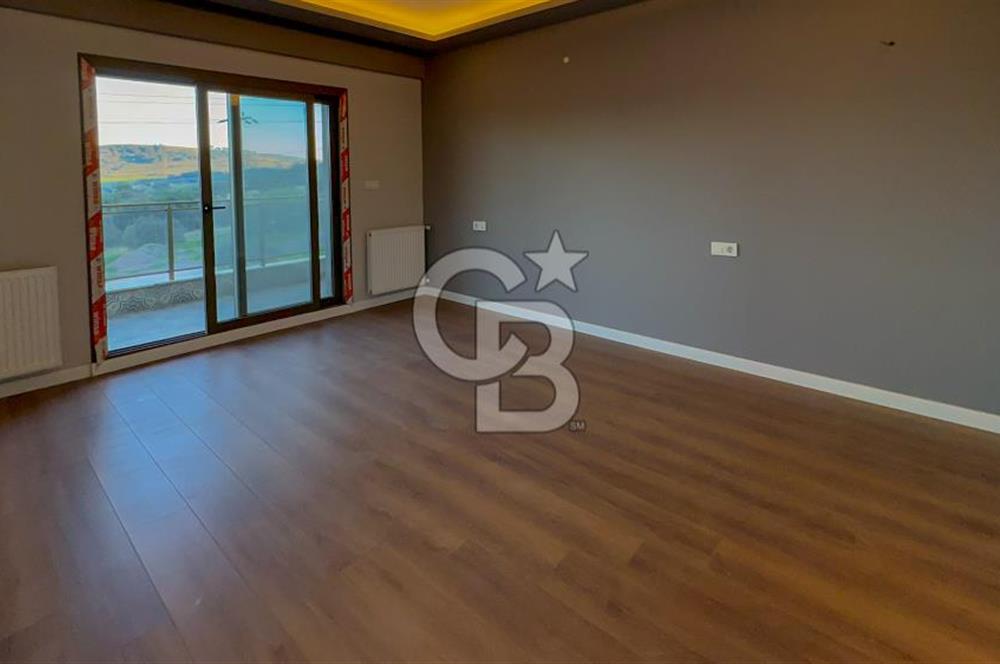 Foça Kozbeylide Doğa Manzaralı 4+1 Lüks Tripleks Villa