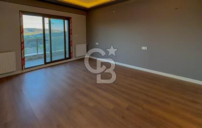 Foça Kozbeylide Doğa Manzaralı 4+1 Lüks Tripleks Villa