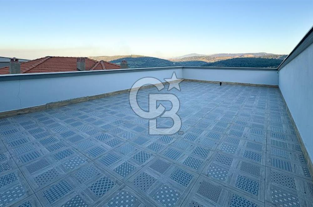 Foça Kozbeylide Doğa Manzaralı 4+1 Lüks Tripleks Villa