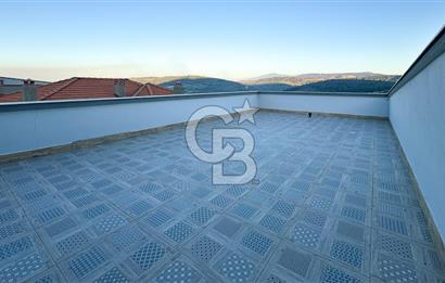Foça Kozbeylide Doğa Manzaralı 4+1 Lüks Tripleks Villa