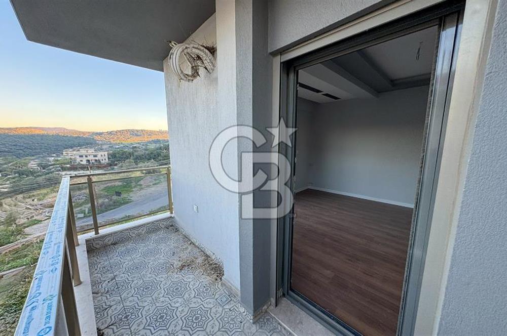 Foça Kozbeylide Doğa Manzaralı 4+1 Lüks Tripleks Villa