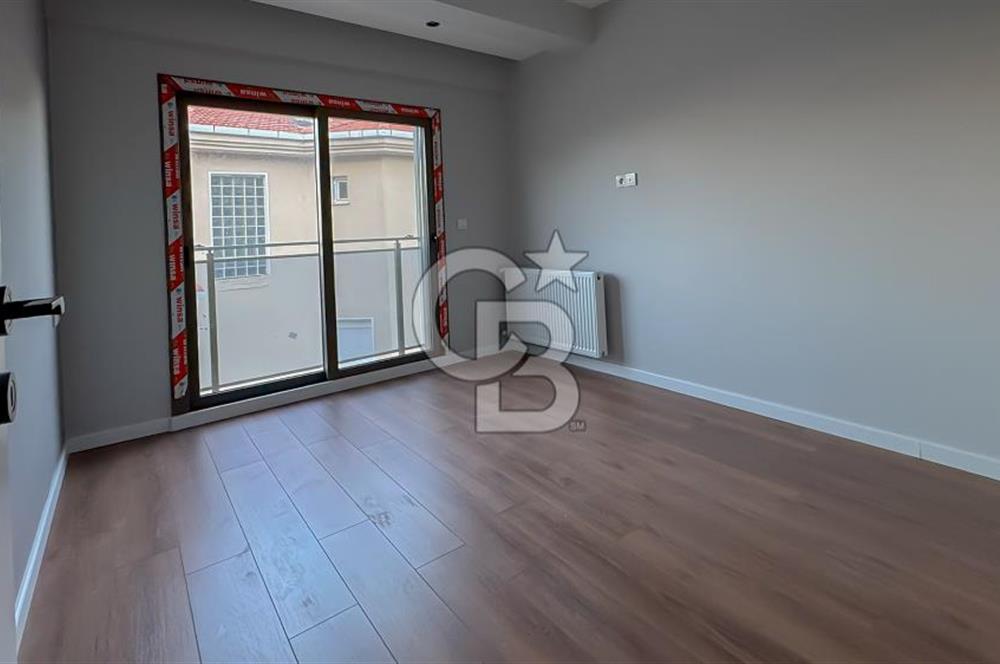 Foça Kozbeylide Doğa Manzaralı 4+1 Lüks Tripleks Villa