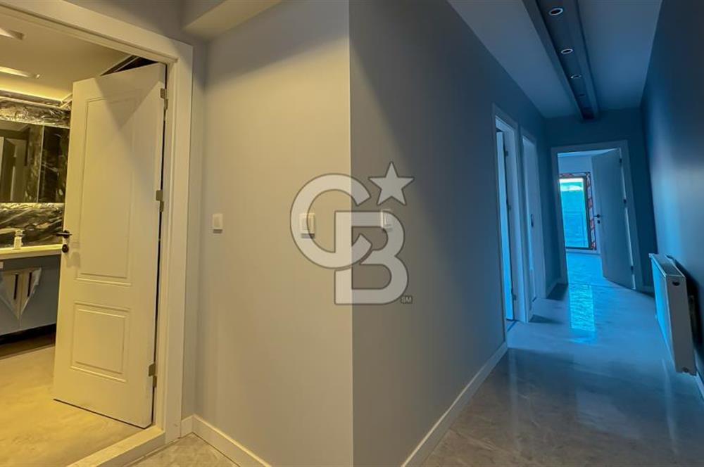 Foça Kozbeylide Doğa Manzaralı 4+1 Lüks Tripleks Villa