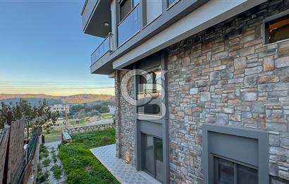 Foça Kozbeylide Doğa Manzaralı 4+1 Lüks Tripleks Villa