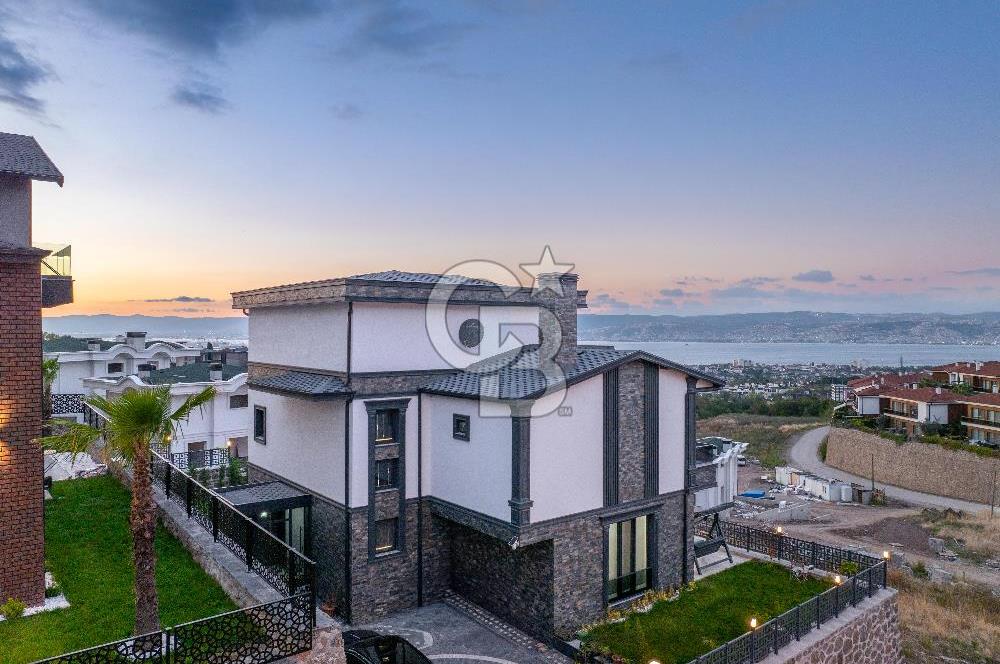 BAŞİSKELE'DE PANORAMİK DENİZ MANZARALI 6+1 LÜKS MÜSTAKİL VİLLA
