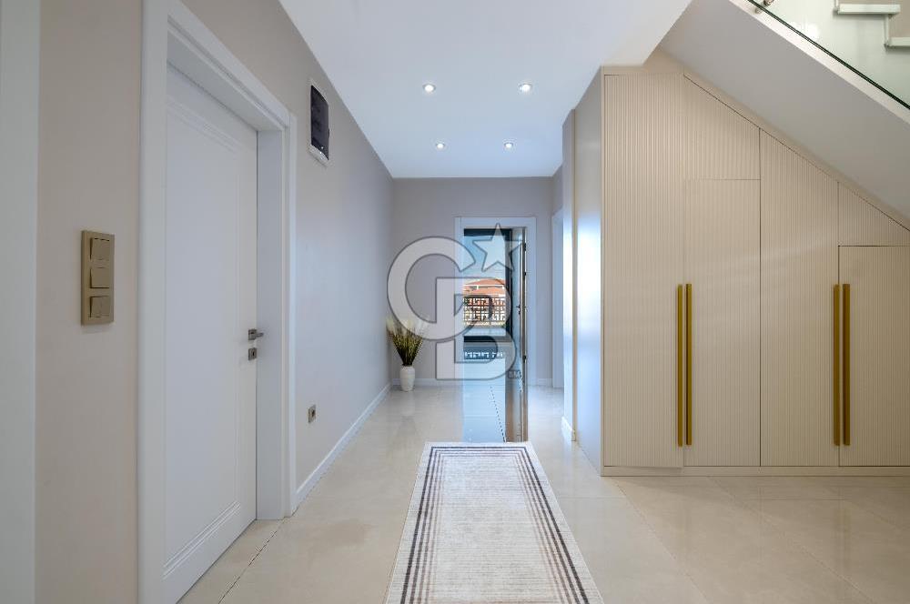 BAŞİSKELE'DE PANORAMİK DENİZ MANZARALI 6+1 LÜKS MÜSTAKİL VİLLA