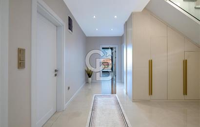 BAŞİSKELE'DE PANORAMİK DENİZ MANZARALI 6+1 LÜKS MÜSTAKİL VİLLA