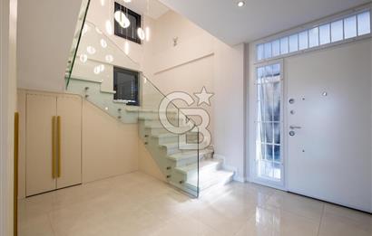 BAŞİSKELE'DE PANORAMİK DENİZ MANZARALI 6+1 LÜKS MÜSTAKİL VİLLA