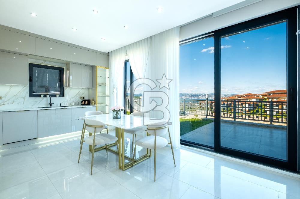 BAŞİSKELE'DE PANORAMİK DENİZ MANZARALI 6+1 LÜKS MÜSTAKİL VİLLA
