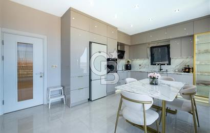 BAŞİSKELE'DE PANORAMİK DENİZ MANZARALI 6+1 LÜKS MÜSTAKİL VİLLA