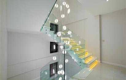 BAŞİSKELE'DE PANORAMİK DENİZ MANZARALI 6+1 LÜKS MÜSTAKİL VİLLA