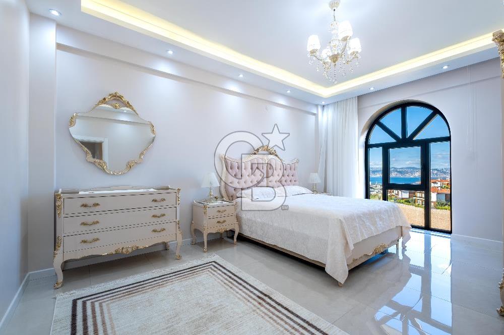 BAŞİSKELE'DE PANORAMİK DENİZ MANZARALI 6+1 LÜKS MÜSTAKİL VİLLA