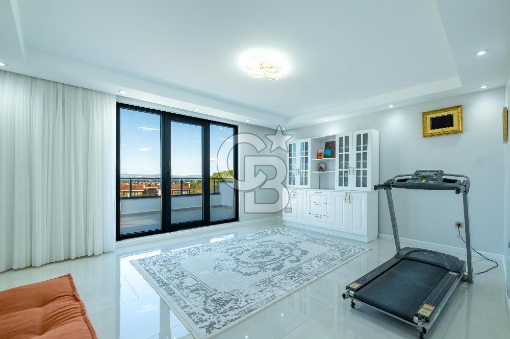 BAŞİSKELE'DE PANORAMİK DENİZ MANZARALI 6+1 LÜKS MÜSTAKİL VİLLA