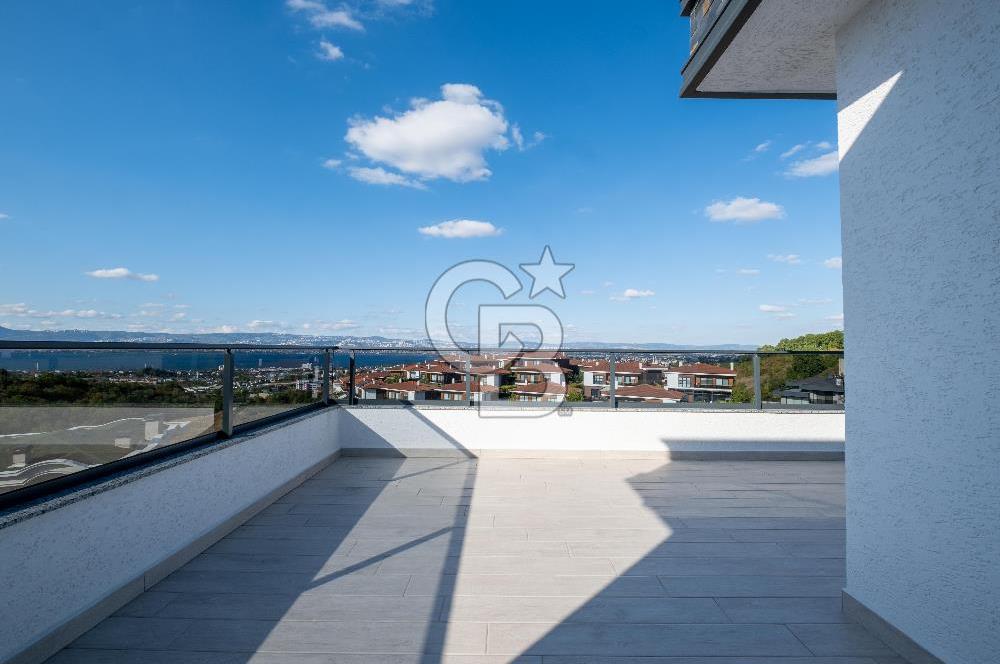 BAŞİSKELE'DE PANORAMİK DENİZ MANZARALI 6+1 LÜKS MÜSTAKİL VİLLA
