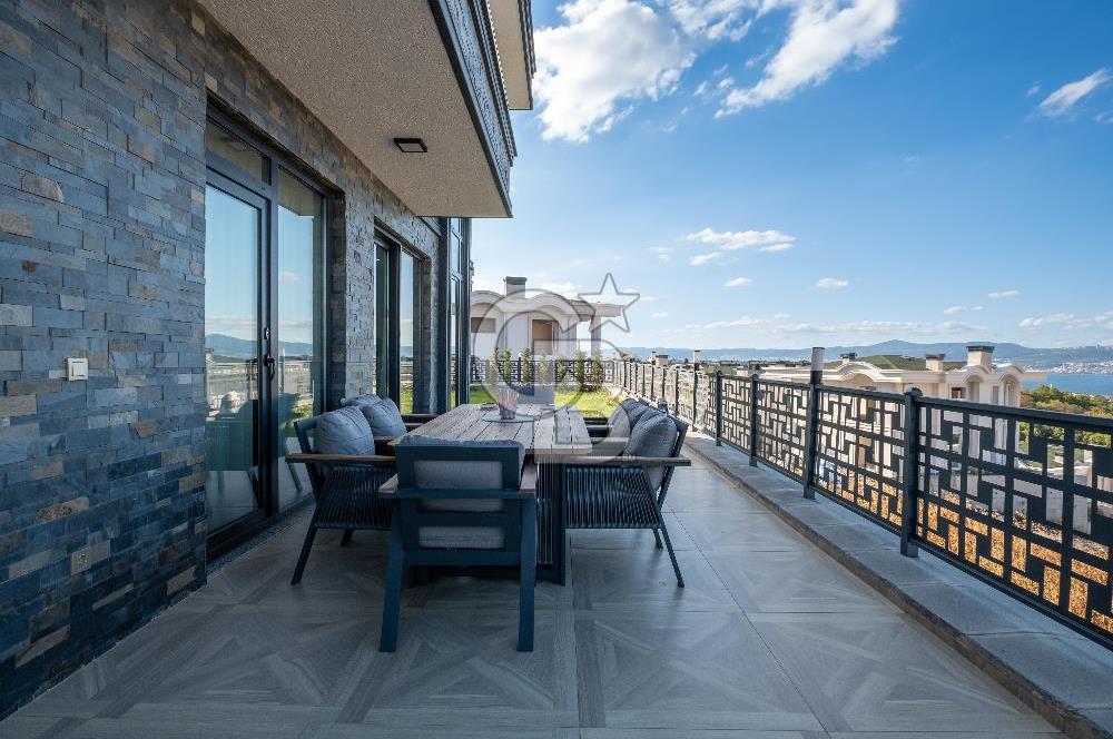 BAŞİSKELE'DE PANORAMİK DENİZ MANZARALI 6+1 LÜKS MÜSTAKİL VİLLA