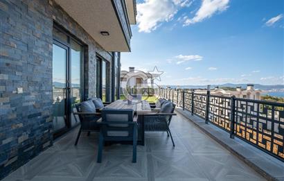 BAŞİSKELE'DE PANORAMİK DENİZ MANZARALI 6+1 LÜKS MÜSTAKİL VİLLA